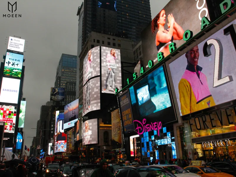 بیلبورد تبلیغاتی در شهر